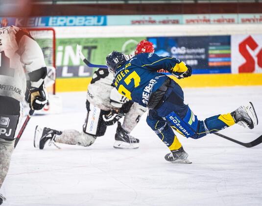 Icehockey home game of the EKZ