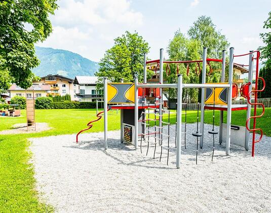 children´s playground at Falkenstraße